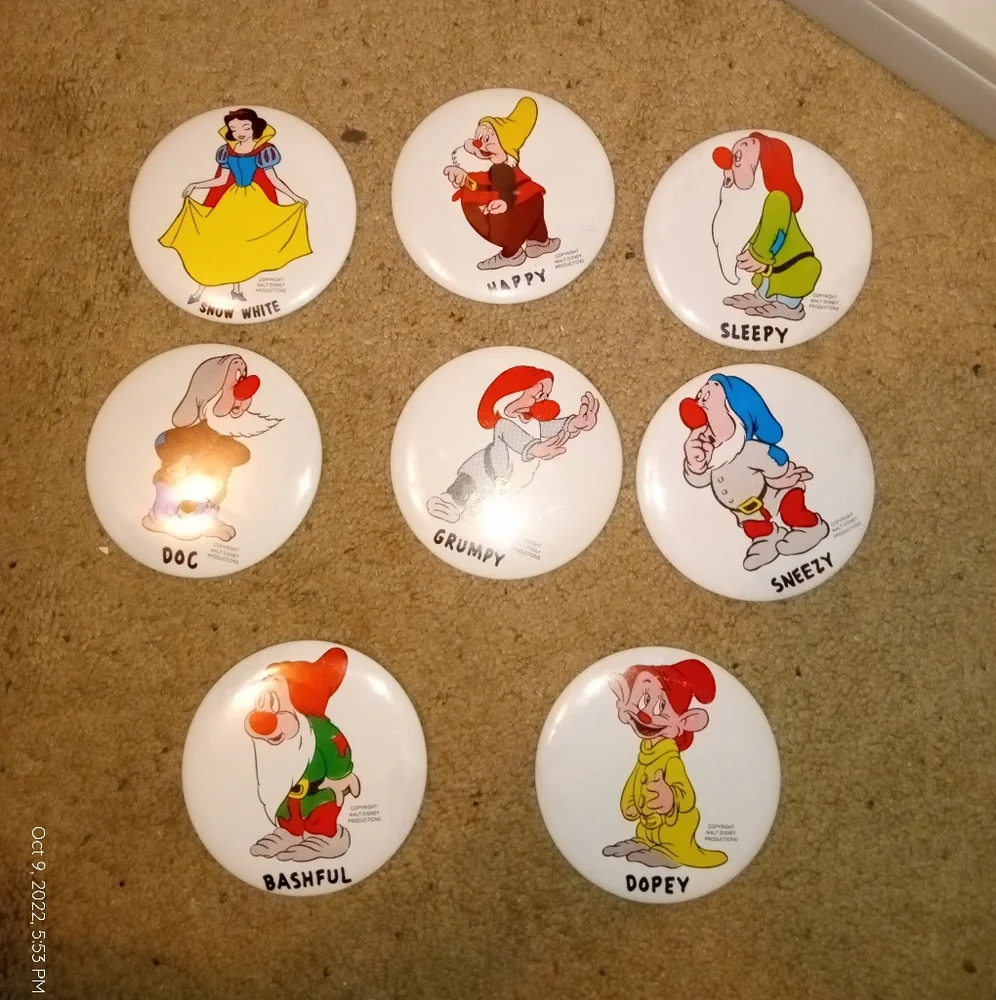 Snow White and the Seven Dwarfs - Picture 1 of 2